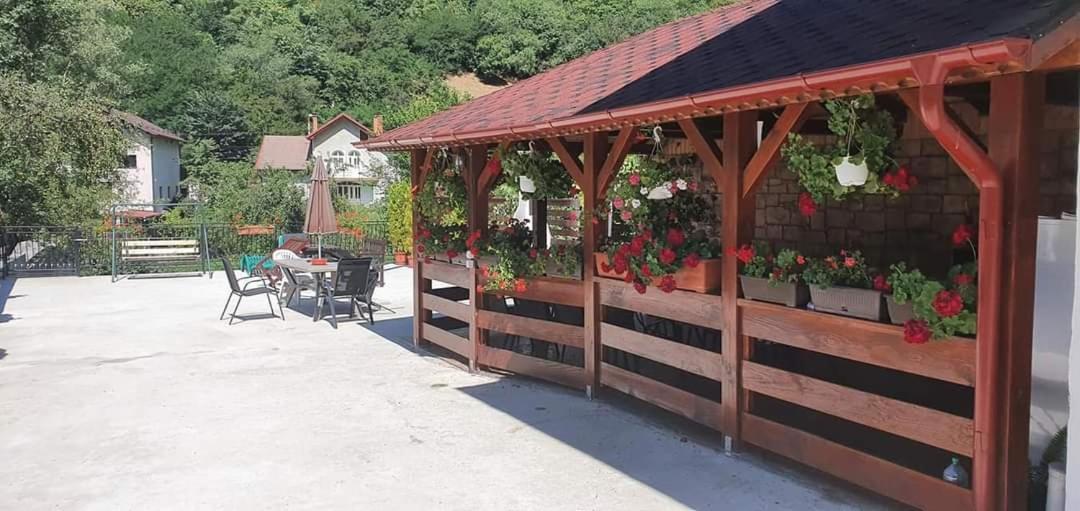 Casa Mimi Lägenhet Băile Herculane Exteriör bild