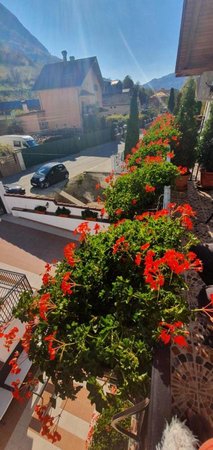 Casa Mimi Lägenhet Băile Herculane Exteriör bild
