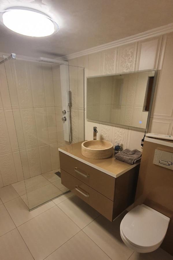 Casa Mimi Lägenhet Băile Herculane Exteriör bild